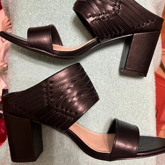 GC Luella Leather Heels - Picture 4 of 5